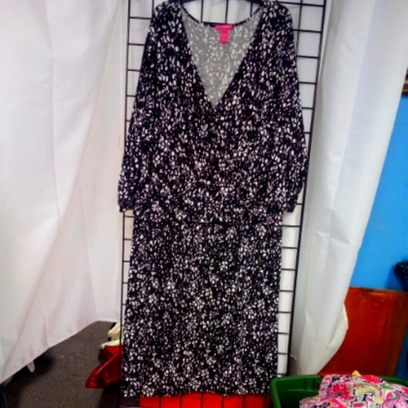 Woman Within Pull on Black /White Faux Wrap Dress Size 3x NICE - Picture 1 of 7